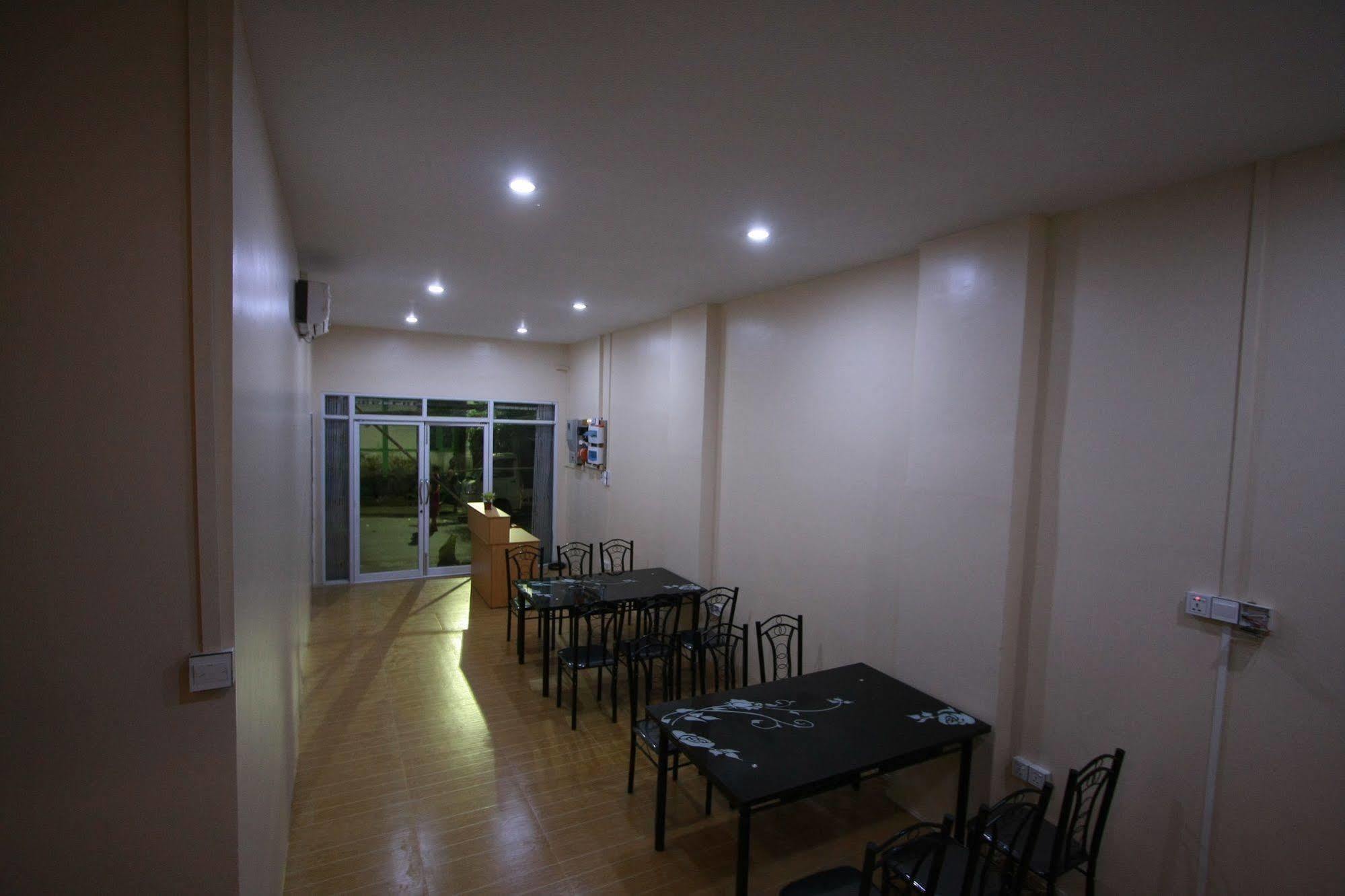 15Th Street @ Downtown Yangon Hotel Buitenkant foto