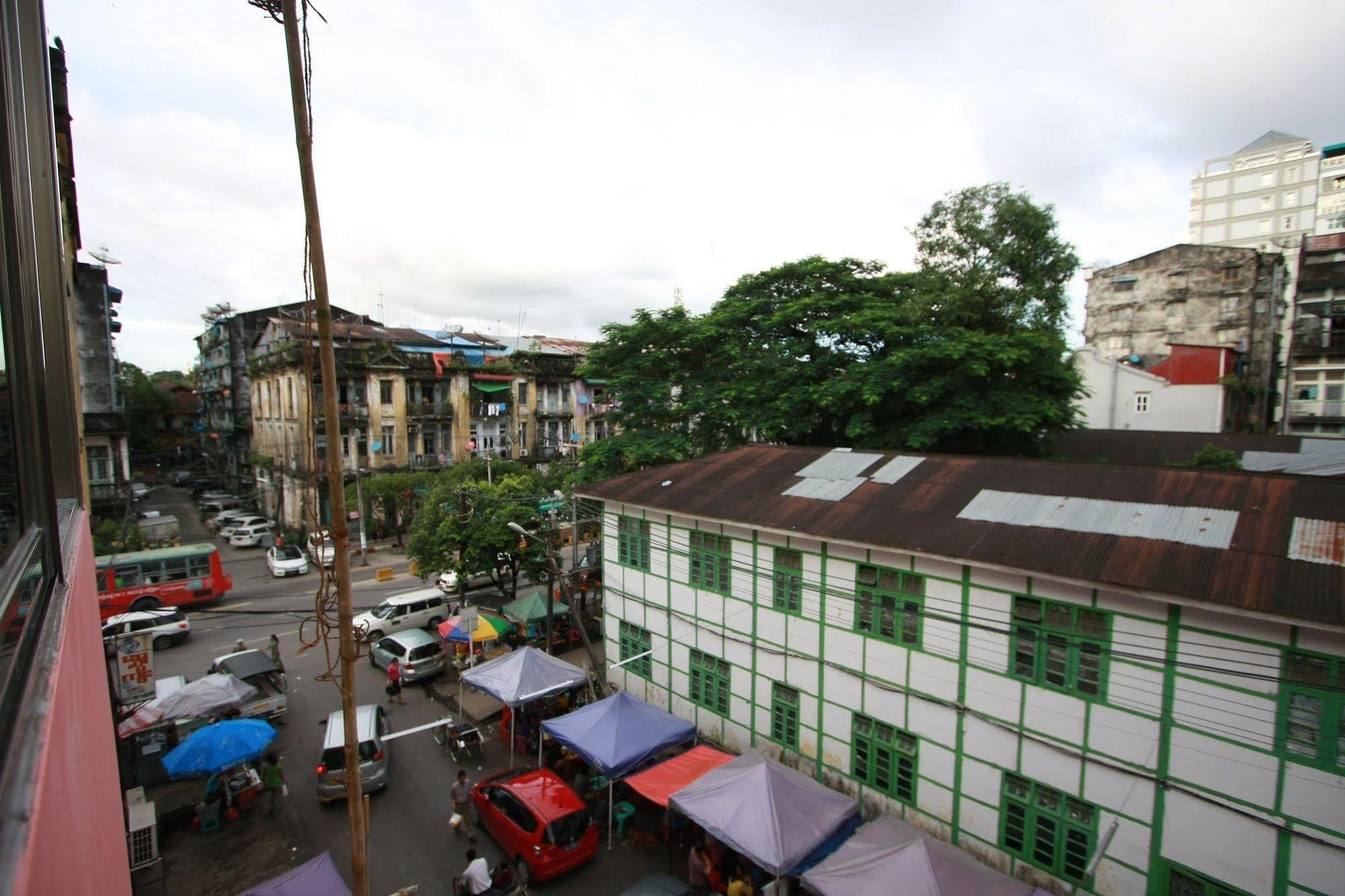 15Th Street @ Downtown Yangon Hotel Buitenkant foto